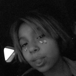 Meet your Posher, Kenisha